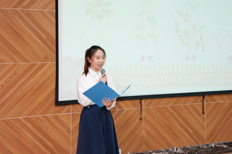 3 20级中医班.jpg